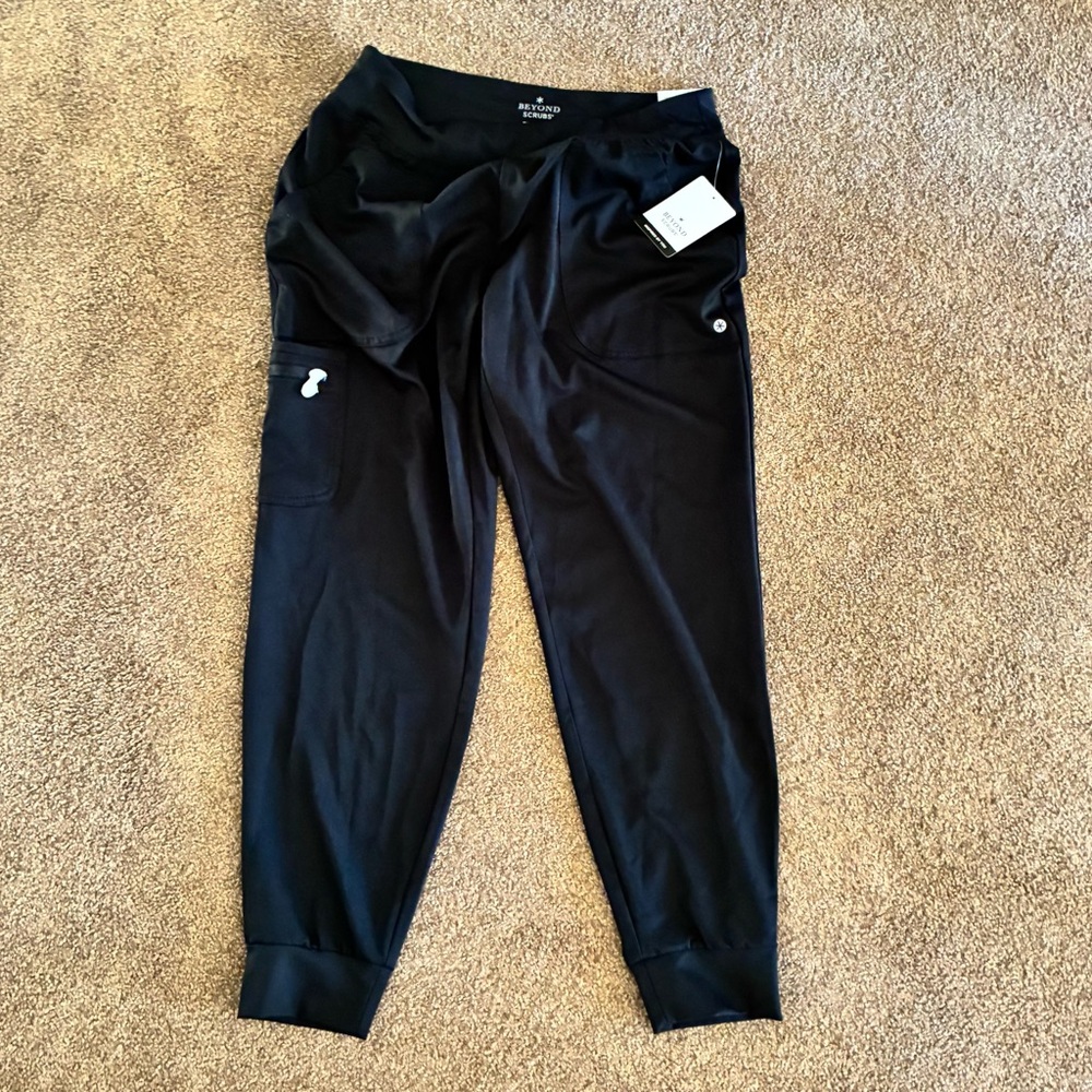 Beyond Scrubs Black Joggers M